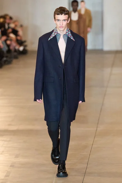 Look 46